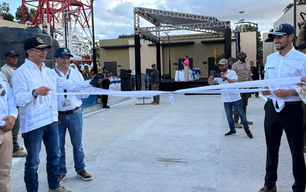 Estación de radar redefine la seguridad humana en Leticia Inauguración de la Estación de radar en Leticia el presidente Gustavo Petro encabeza el acto simbólico de apertura.