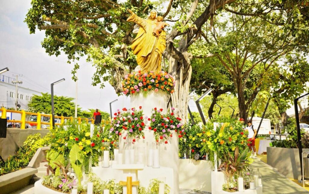 Más de 2 mil metros cuadrados renacen en Blas de Lezo Más de 2 mil metros cuadrados del Parque de La Virgencita en Blas de Lezo lucen renovados alrededor de la imagen de la Virgen del Carmen, símbolo de fe y encuentro comunitario..