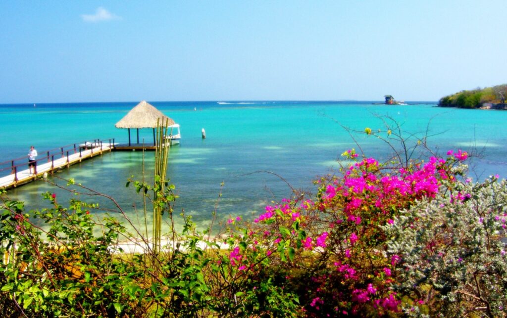 Playa del Parque Nacional Natural Corales del Rosario y San Bernardo, territorio sujeto a la exigencia del Seguro Obligatorio