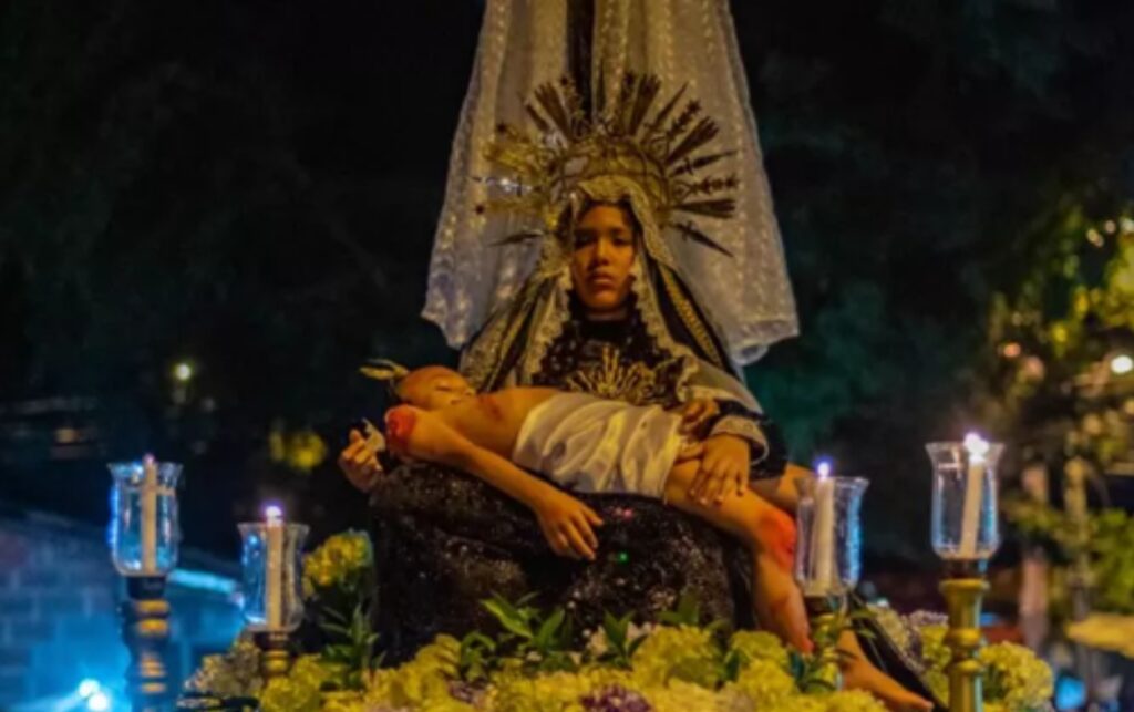 A 39 días de Semana Santa, Cartagena fortalece la fe A 39 días de la Semana Santa 2026, fieles cargan imagen mariana en procesión nocturna por las calles de Cartagena.