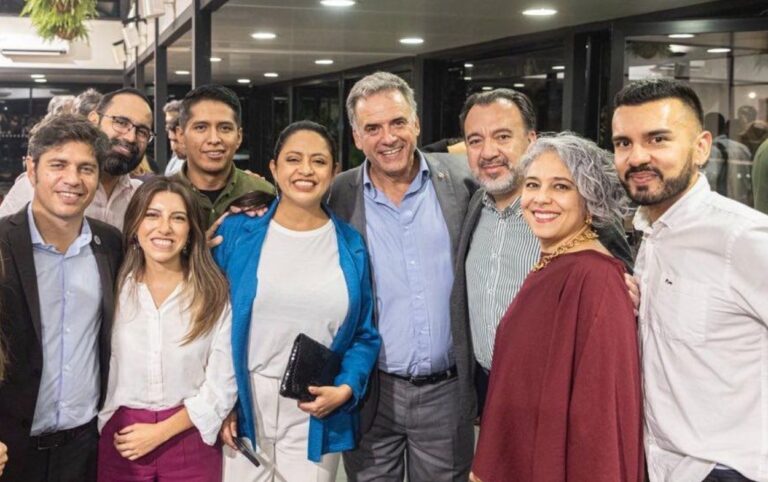 María José Pizarro teje alianzas clave para Cepeda Delegación política internacional comparte espacio con María José Pizarro en reunión de articulación regional en Uruguay.