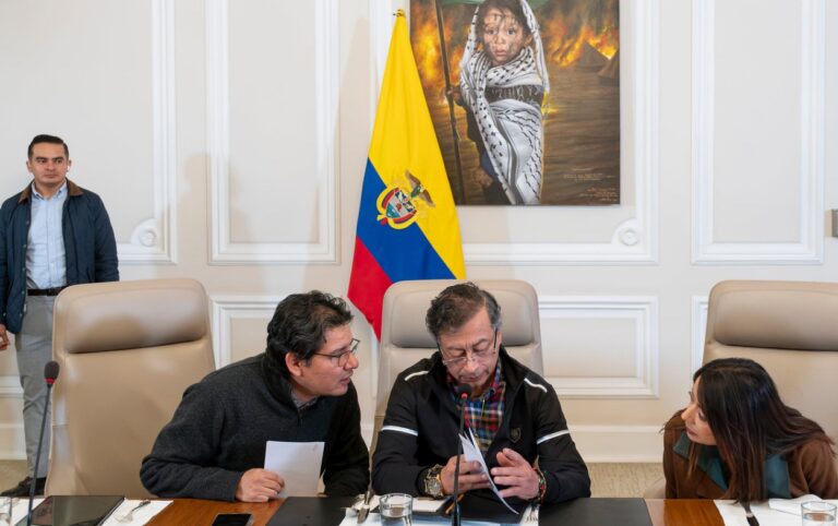 Elecciones 2026: blindaje total a más de 500 candidatos Elecciones 2026: presidente Gustavo Petro lidera reunión del Gobierno sobre medidas de protección y seguridad para candidatos presidenciales, legislativos y de paz.
