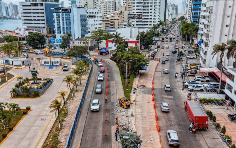Obra 4 en 1 impacta la movilidad en Bocagrande con señalización, maquinaria y desvíos durante fase inicial del proyecto.
