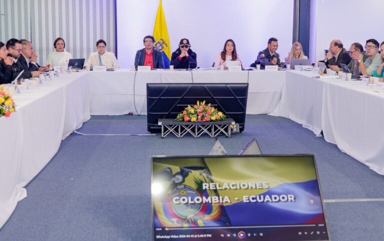 Frontera con Ecuador: Petro advierte mafias Consejo de Ministros analiza crisis en la Frontera con Ecuador con presencia de altos funcionarios del Gobierno.